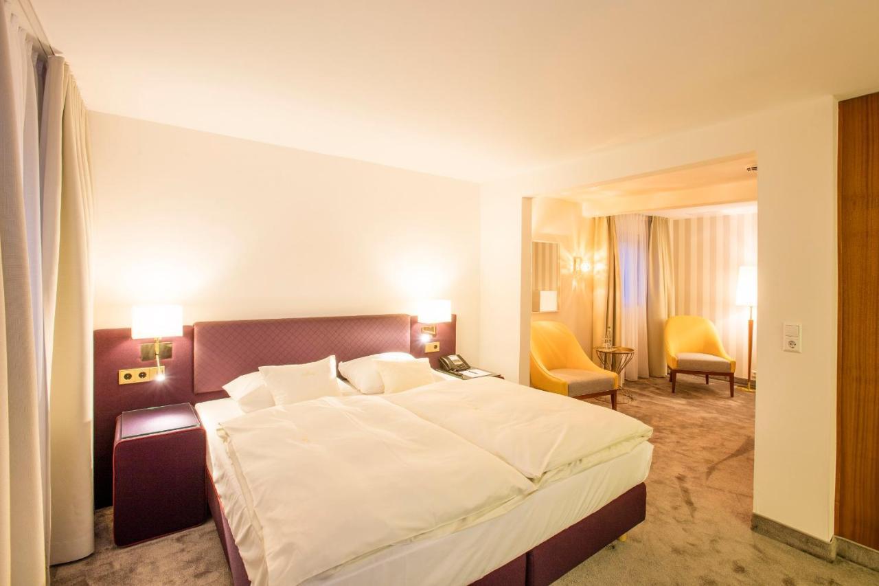 Hotel Krone ****S Тюбинген Экстерьер фото