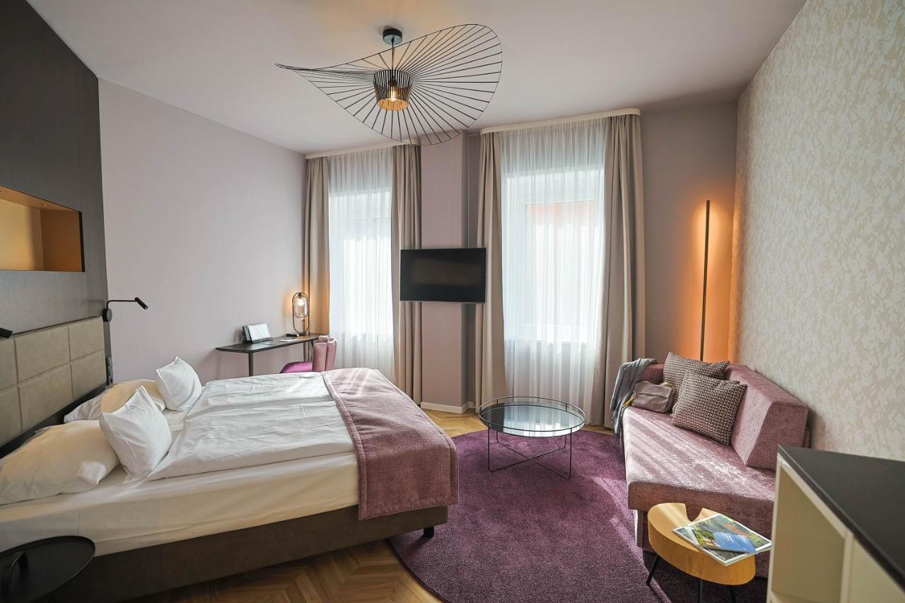 Hotel Krone ****S Тюбинген Экстерьер фото