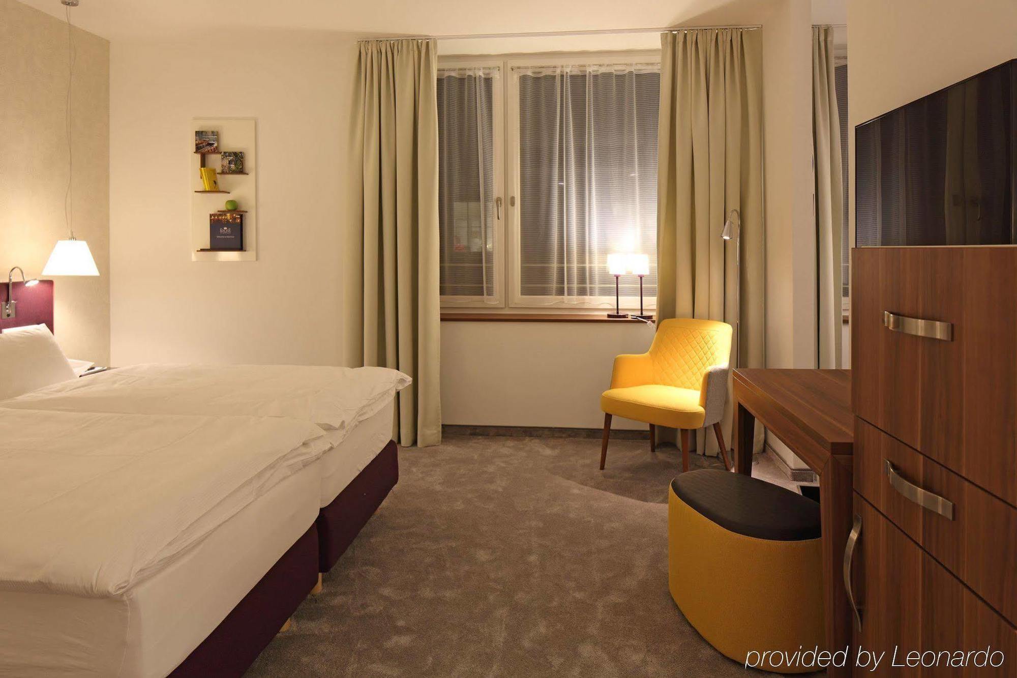 Hotel Krone ****S Тюбинген Экстерьер фото